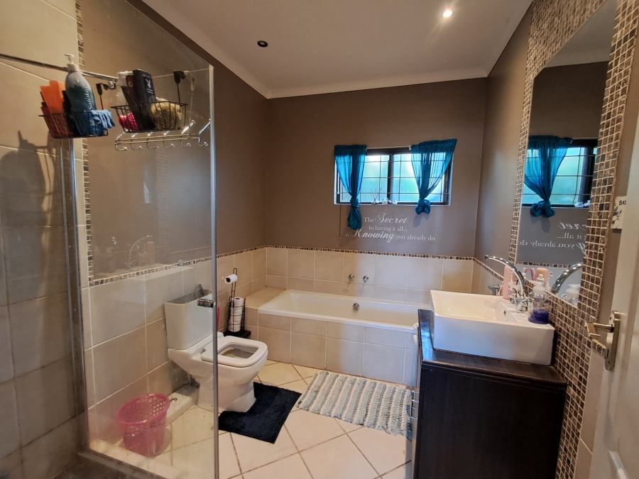 4 Bedroom Property for Sale in Winterhoek Park Eastern Cape
